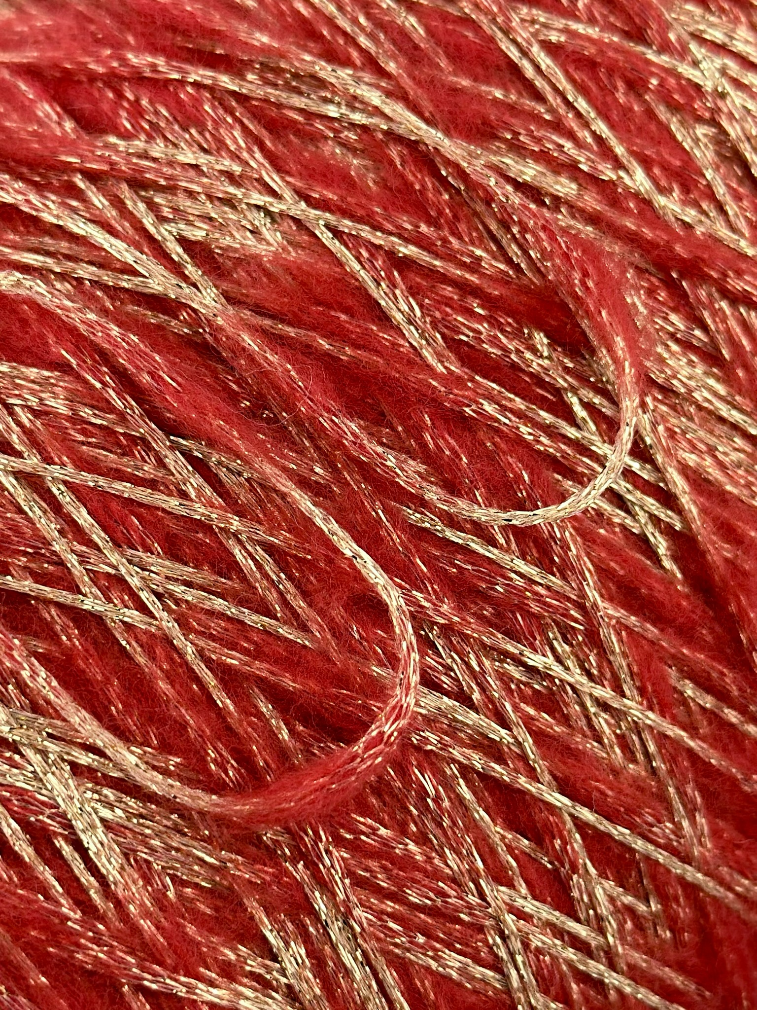 DI.VE Sfavilla Nm 4500 – Fantasiegarn aus Merinowolle Extrafine  col. Korallenrot mit Gold